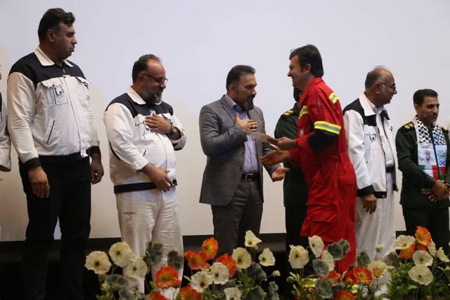 آیین بزرگداشت روز کارگر همراه با ابراز همدری با حادثه دیدگان بندر شهید رجایی در ایزوایکو